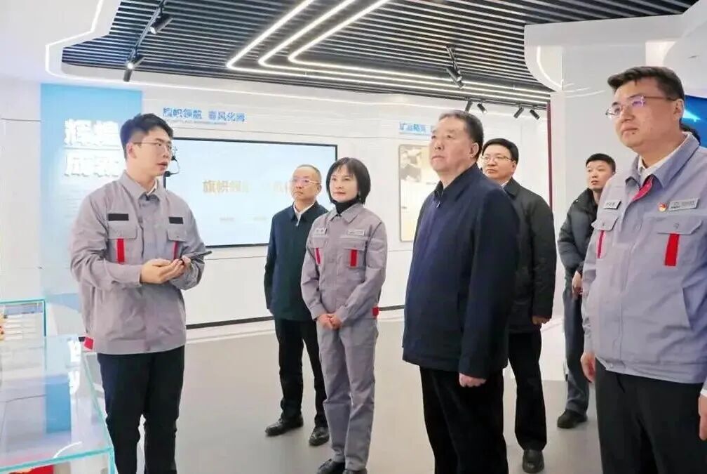 湖南省政協(xié)主席毛萬春來長沙礦冶院調研